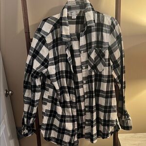 Old Navy Black and White Plaid Button-Up Shirt